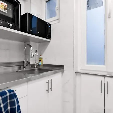 Cozy & Comfortable 2br For 6 Guests In Near Metro